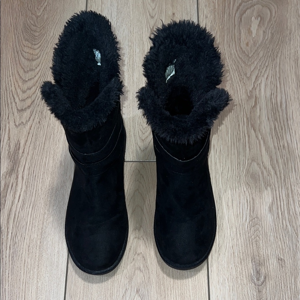 Airwalk Black Winter Boots with Faux Fur Trim